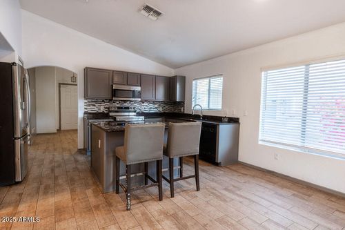 7780 N 57th Dr, Glendale, AZ, 85301-7869 | Card Image