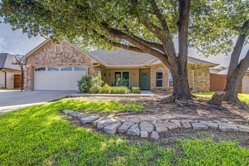 617 Ruth Dr, Kennedale, TX, 76060-2628 | Card Image