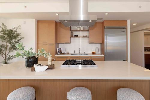 602-9 Macarthur Pl, Santa Ana, CA, 92707-6741 | Card Image