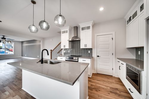 b-2120 Burns St, Nashville, TN, 37216-3802 | Card Image