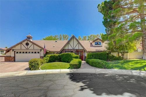 11 Pheasant Ridge Cir, Henderson, NV, 89014-2105 | Card Image