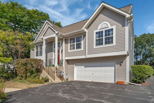 2750 Shelly Ln, Aurora, IL, 60504-5883 | Card Image