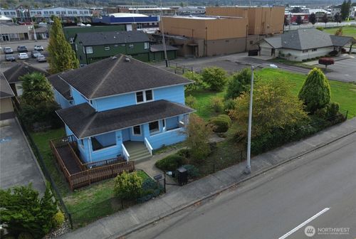 305 W 1st St, Aberdeen, WA, 98520-6110 | Card Image