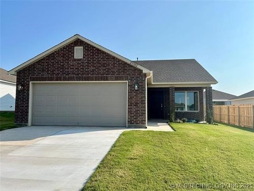 1010 W Fargo Rd, Claremore, OK, 74019-1975 | Card Image