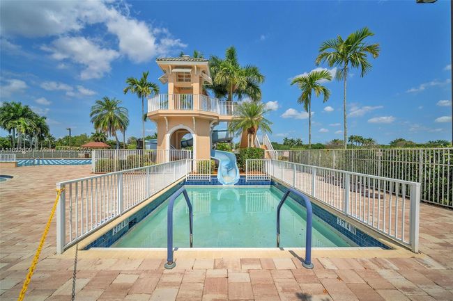 942 Lavender Cir, House other with 4 bedrooms, 3 bathrooms and null parking in Weston FL | Image 60