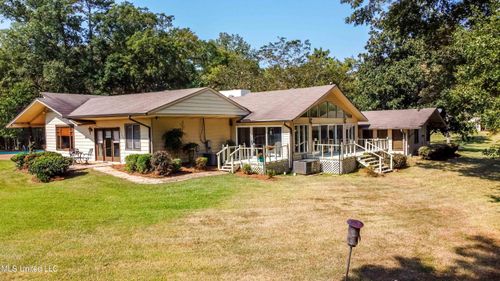 3940 Forest Hill Rd, Jackson, MS, 39212-5303 | Card Image