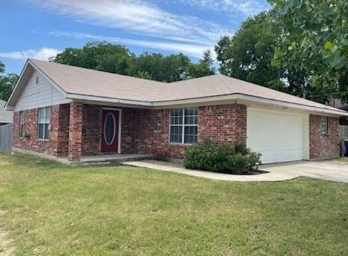 651 Meadow Park Dr, White Settlement, TX, 76108-2805 | Card Image