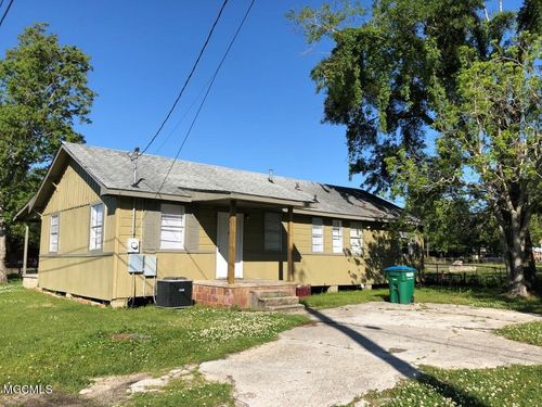 1412 Jo Ellen Cir, Gulfport, MS, 39501-3616 | Card Image