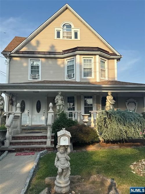53 Murray Hill Ter, Bergenfield, NJ, 07621-3013 | Card Image