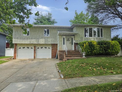 4 Broadfield Pl, Glen Cove, NY, 11542-2004 | Card Image