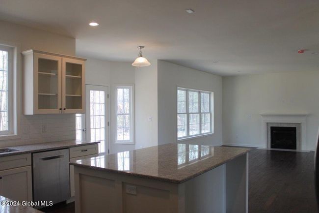 37 Jack Dr, House other with 3 bedrooms, 3 bathrooms and 4 parking in Mechanicville NY | Image 19