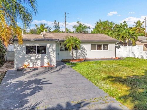 29 Se 8th St, Dania Beach, FL, 33004-4320 | Card Image