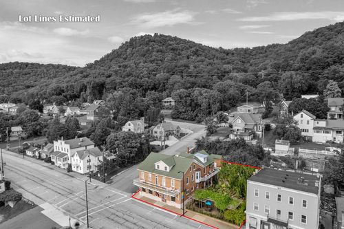 215 N Main St, Alma, WI, 54610-7714 | Card Image