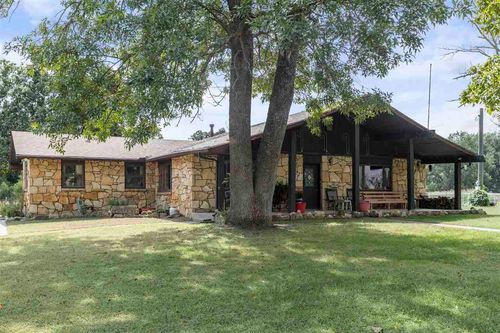 251 S 8 Mile Road, Ponca City, OK, 74604 | Card Image