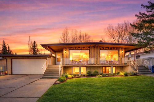 5224 32 Ave Nw, Calgary, AB, T3B0J6 | Card Image