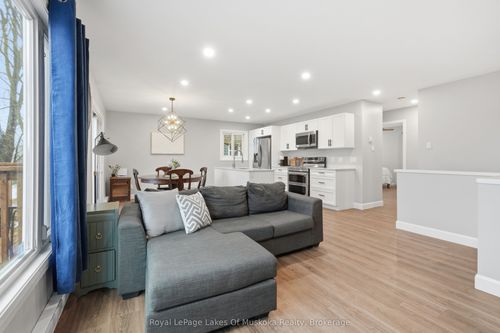 12 Manominee St, Huntsville, ON, P1H1H2 | Card Image