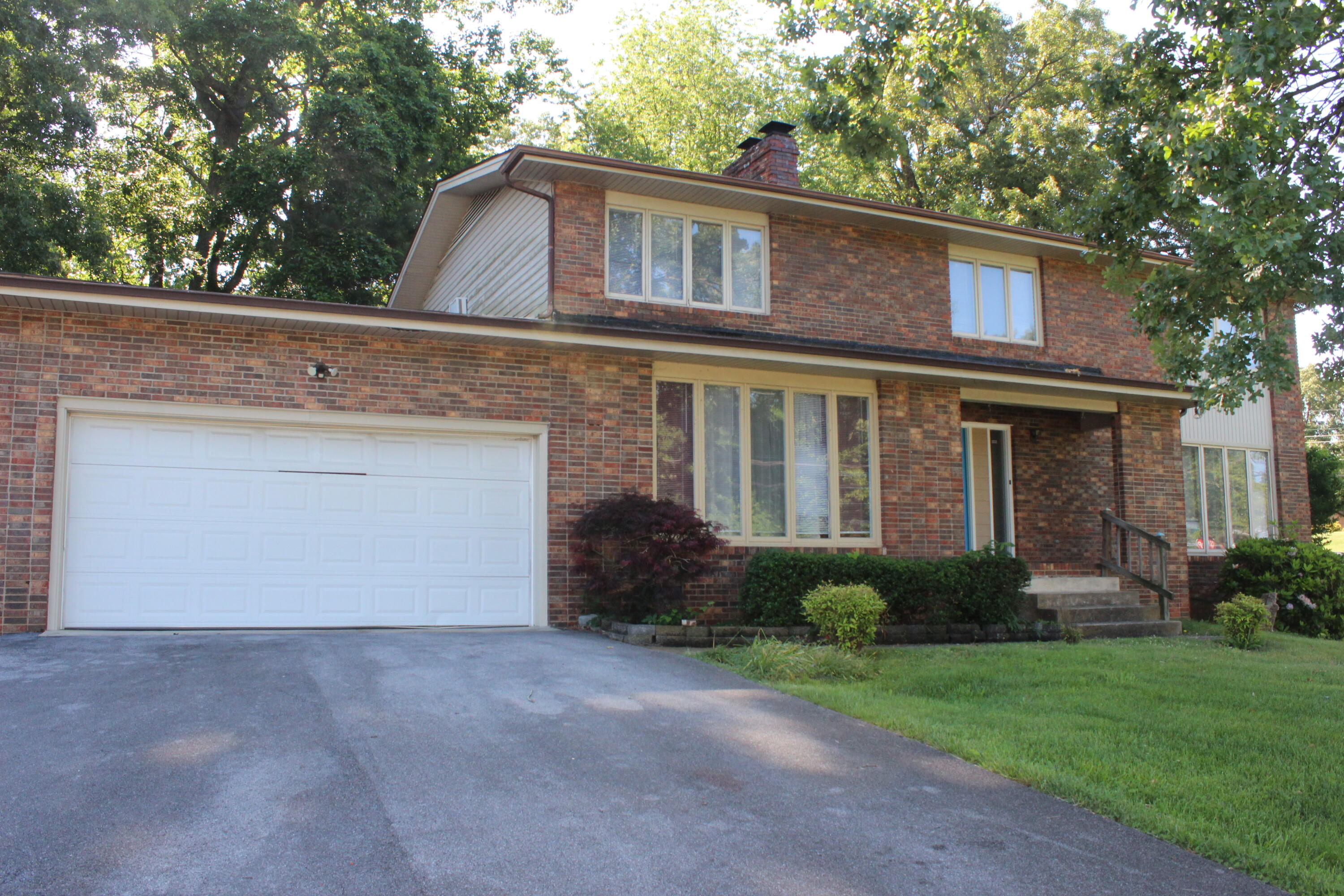 Meadow Ln, Kingsport, TN 37663