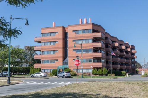 apt-409-1 Carey Cir, Revere, MA, 02151-1611 | Card Image