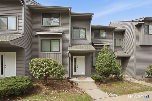 70-70 Conestoga Way, Glastonbury, CT, 06033-3304 | Card Image