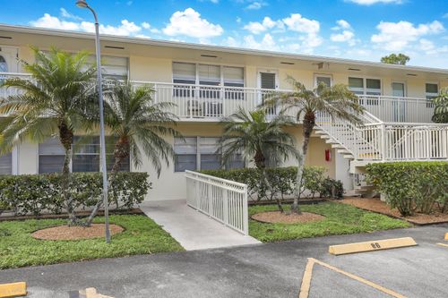 94 Hastings E, West Palm Beach, FL, 33417 | Card Image