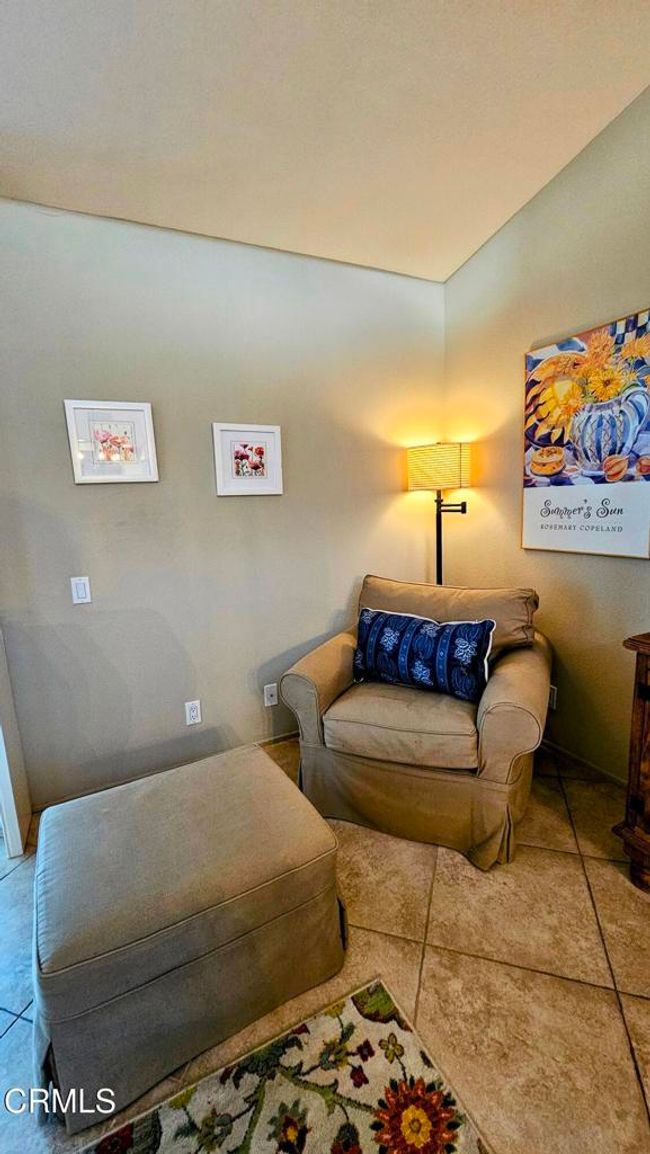 2.corner chair | Image 11