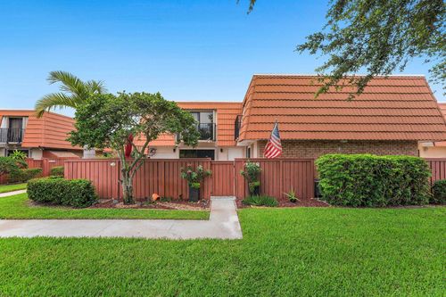 2818 Waterford Drive N, Deerfield Beach, FL, 33442 | Card Image