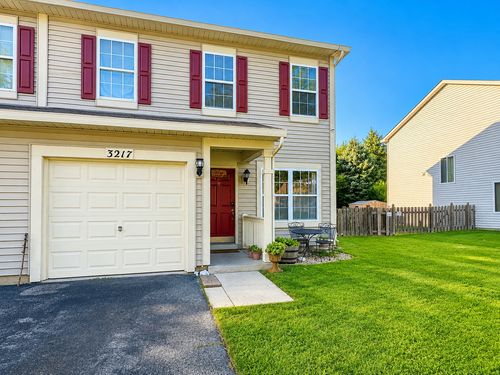 3217 Hoffman St, Plano, IL, 60545-1981 | Card Image