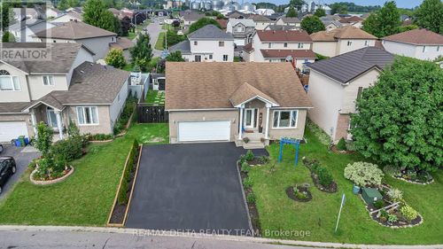 400 Centenaire Street, Russell, ON, K0A1W0 | Card Image