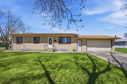 302 10th Avenue E, West Fargo, ND, 58078 | Card Image