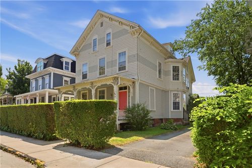 15 Ayrault St, Newport, RI, 02840-2741 | Card Image