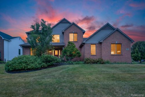 58767 Hunters Ct, South Lyon, MI, 48178-1778 | Card Image