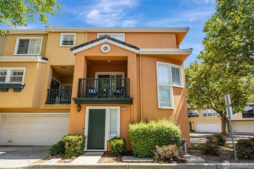 3587 Fitzsimmons Cmn, Fremont, CA, 94538-2222 | Card Image