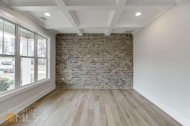 7030 Majors Rd, House other with 5 bedrooms, 3 bathrooms and 4 parking in Cumming GA | Image 5