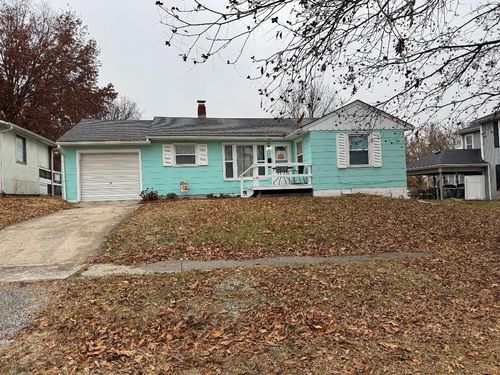 205 E Van Buren St, Gallatin, MO, 64640-1324 | Card Image