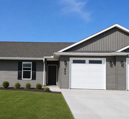 424 N 2nd St, Eldridge, IA, 52748-1257 | Card Image