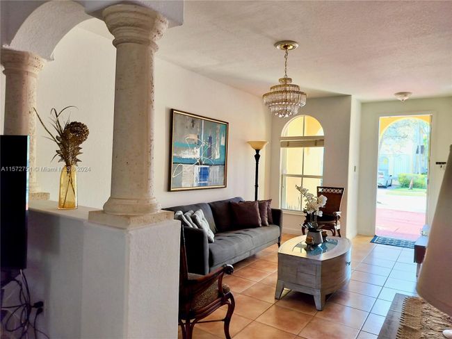 953 Sw 149 Th Ct, Townhouse with 4 bedrooms, 3 bathrooms and null parking in Miami FL | Image 5