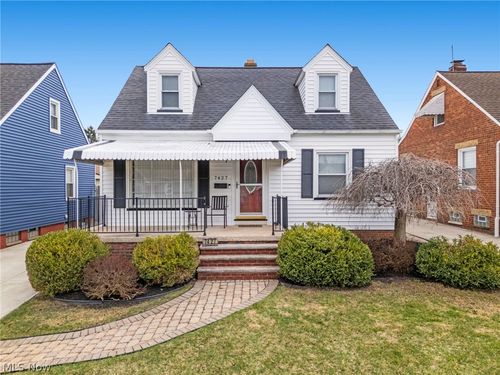 7427 Wefel Ave, Brooklyn, OH, 44144-2732 | Card Image