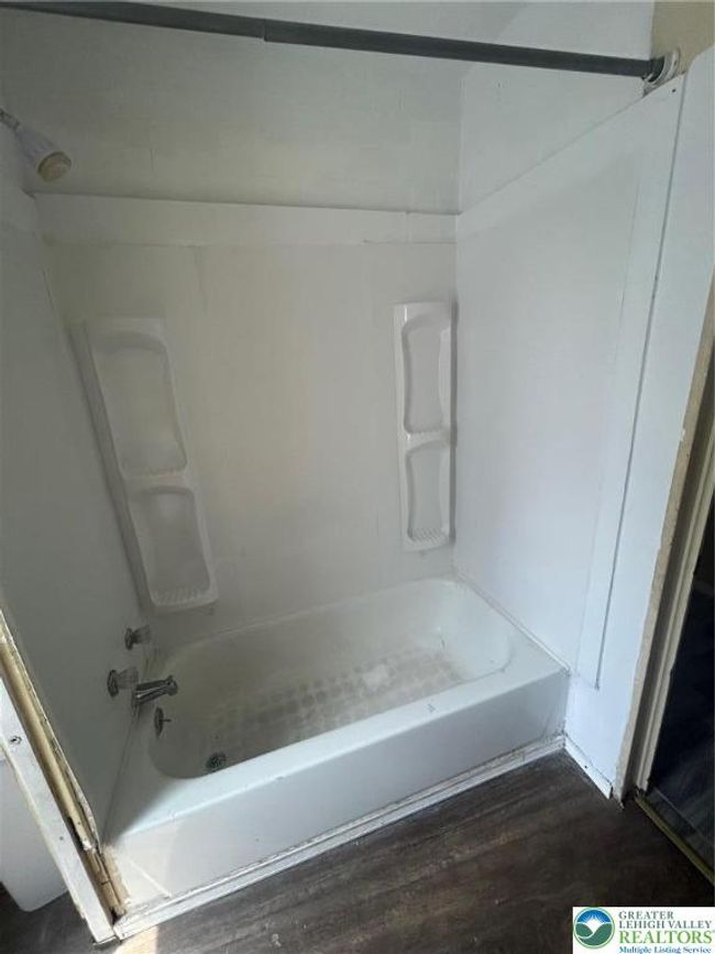 1036 Spring Garden St, Townhouse with 3 bedrooms, 1 bathrooms and null parking in Allentown PA | Image 16
