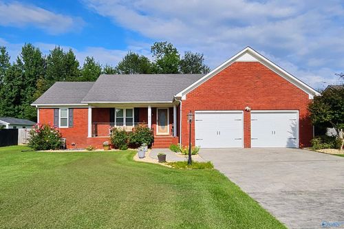 19142 Tammy Leigh Dr, Athens, AL, 35614-5143 | Card Image