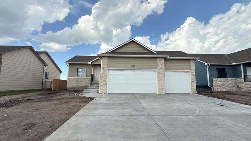 1540 E Midway Ct, Valley Center, KS, 67147-1133 | Card Image