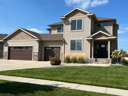 960 51st Ave W, West Fargo, ND, 58078-8367 | Card Image