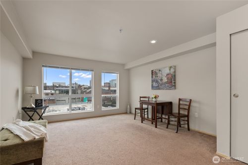 b401-2818 Grand Ave, Everett, WA, 98201-3419 | Card Image