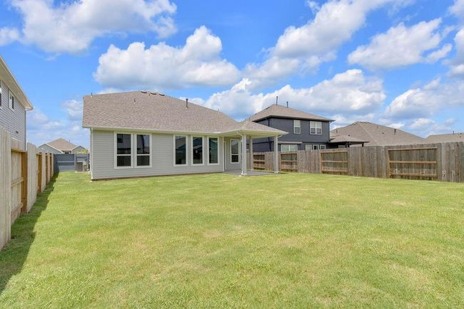 With this generously-sized yard, your dream pool can be designed to perfectly complement your lifestyle. | Image 24