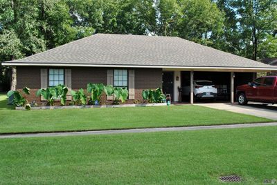 3350 39 Th St, House other with 3 bedrooms, 2 bathrooms and null parking in Zachary LA | Image 1