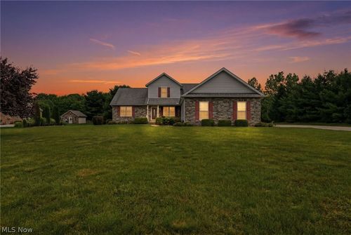 4901 Roscommon Dr, Brunswick, OH, 44212-6407 | Card Image