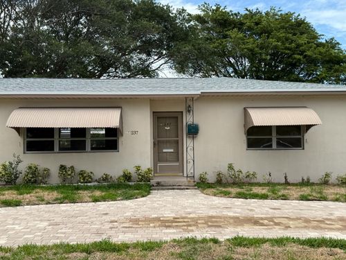 237 E Ilex Dr, West Palm Beach, FL, 33403-2710 | Card Image