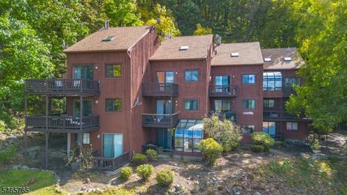 4-5 Steamboat Dr, Vernon, NJ, 07462-4524 | Card Image