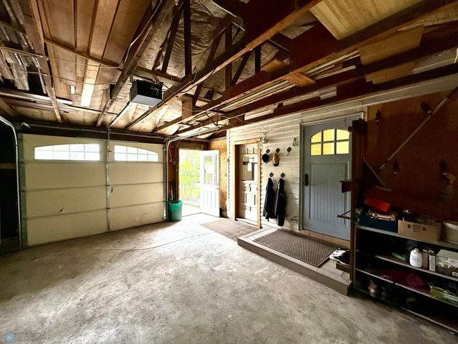 Garage | Image 56