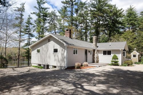 75 Crystal Lake Rd, Halifax, MA, 02338-1001 | Card Image