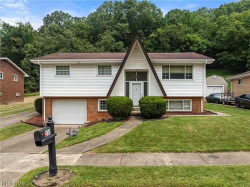 333 Patricia Ave, Weirton, WV, 26062-6126 | Card Image